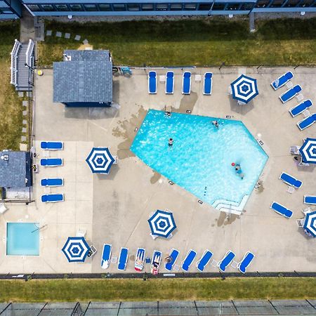 Nautical Mile Resort Уэллс Экстерьер фото
