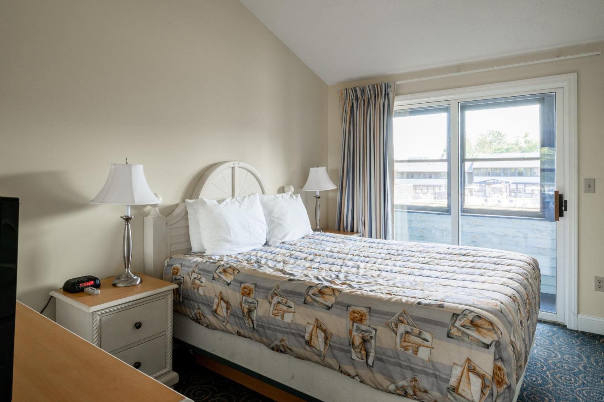 Nautical Mile Resort Уэллс Экстерьер фото