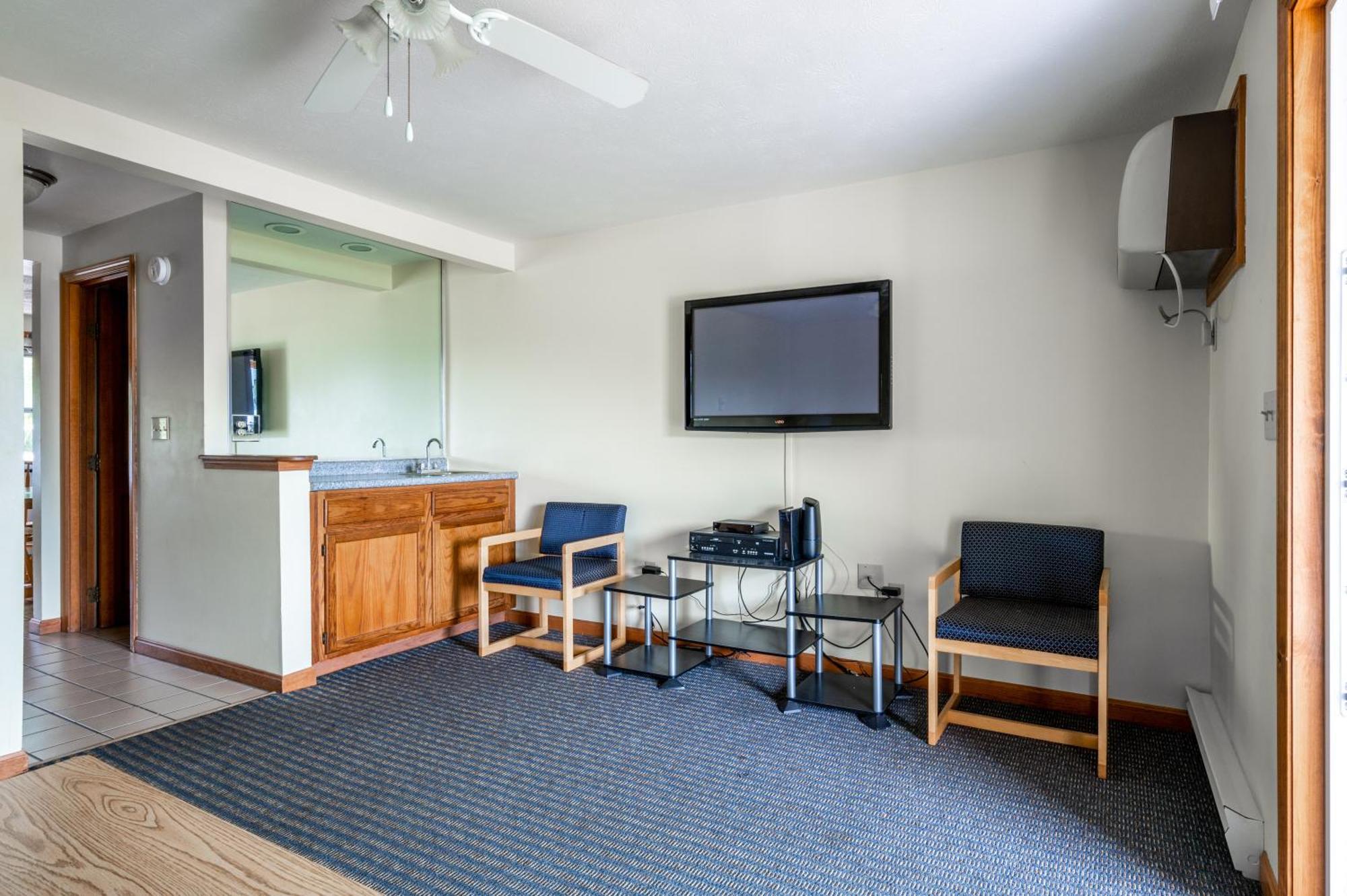 Nautical Mile Resort Уэллс Экстерьер фото
