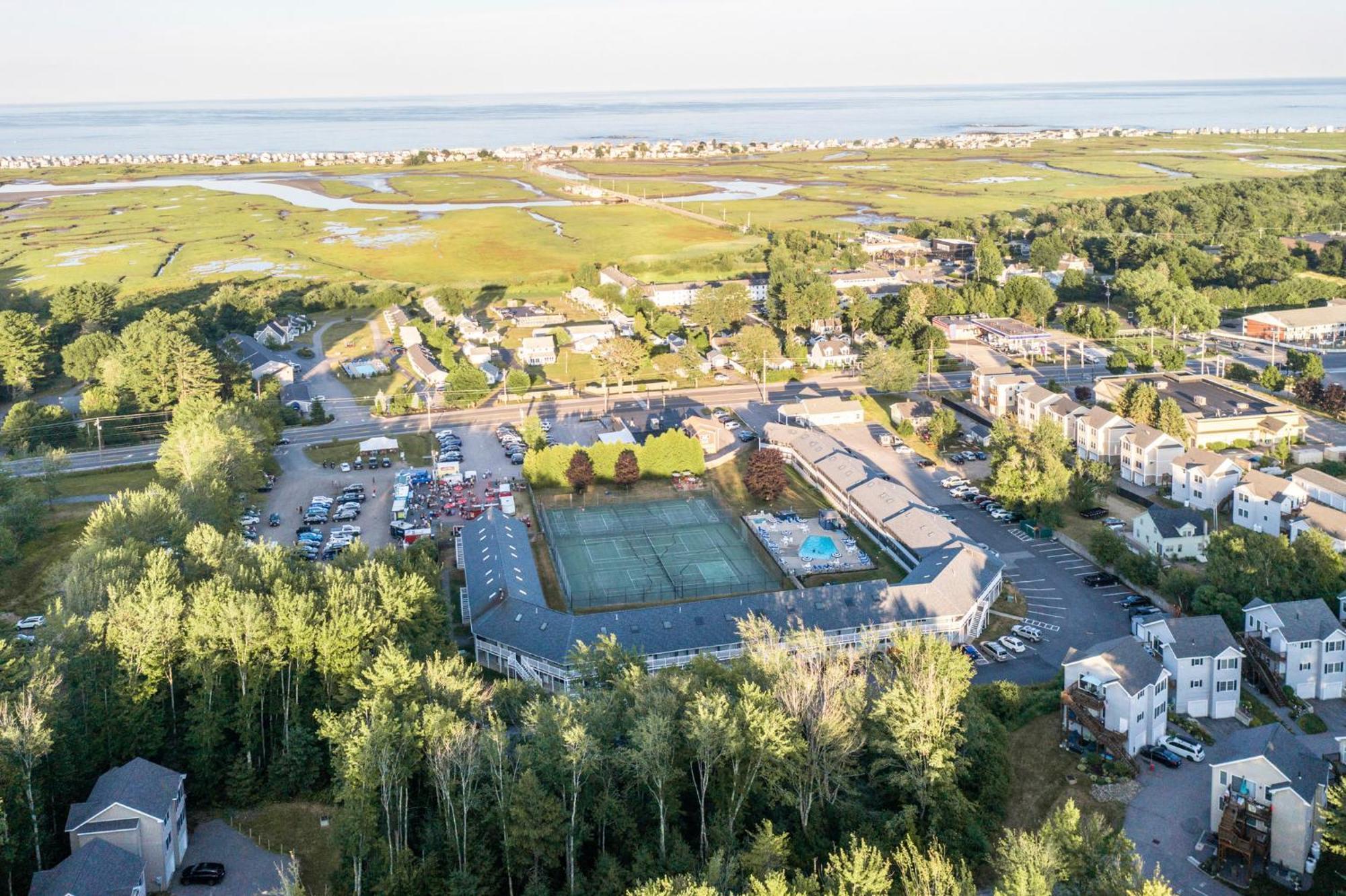 Nautical Mile Resort Уэллс Экстерьер фото