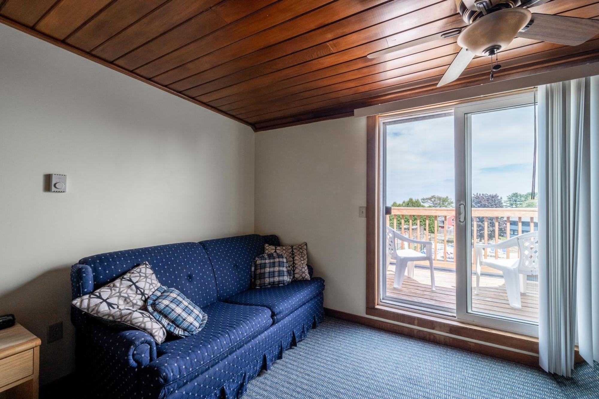 Nautical Mile Resort Уэллс Экстерьер фото