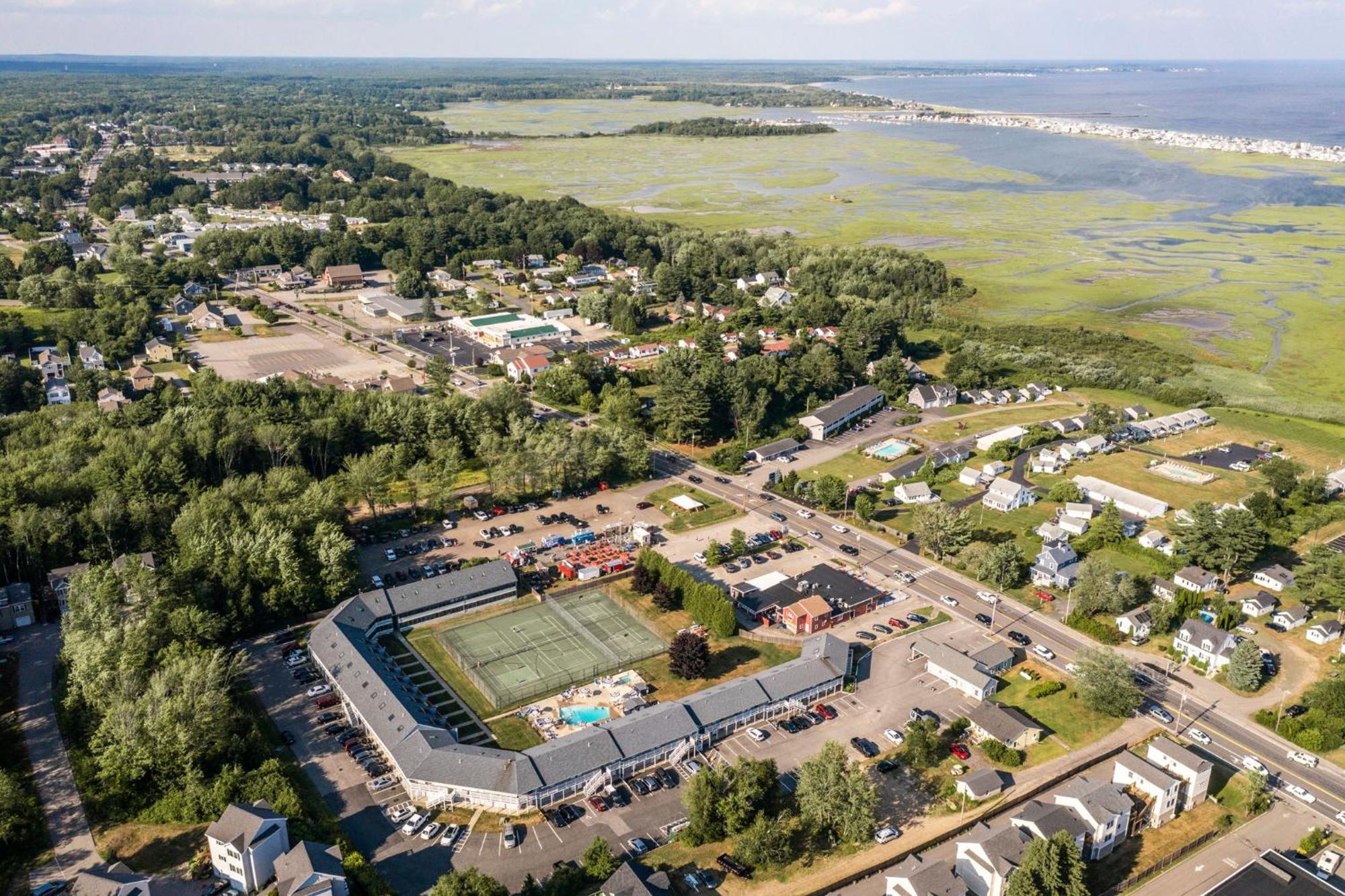 Nautical Mile Resort Уэллс Экстерьер фото